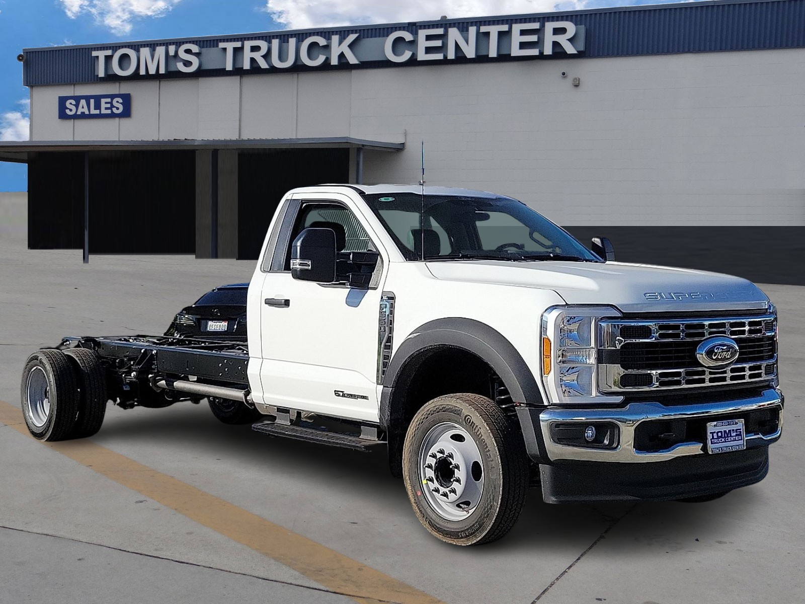 2026 Ford F-550 Super Duty Chassis Cab XL's photo