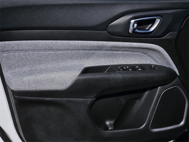 2025 Jeep Compass North Edition Latitude photo 10