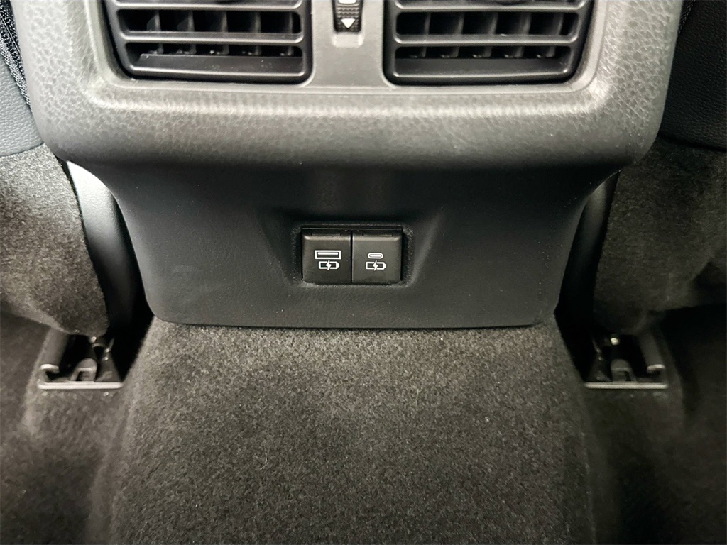 2025 Toyota Camry SE photo 17