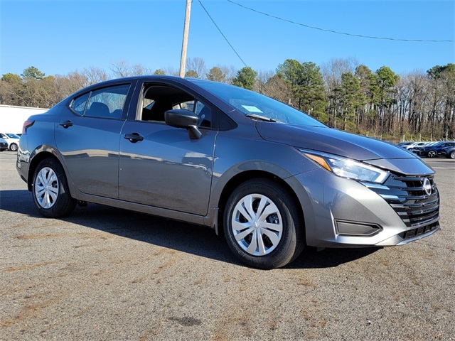 2025 Nissan Versa S photo 2