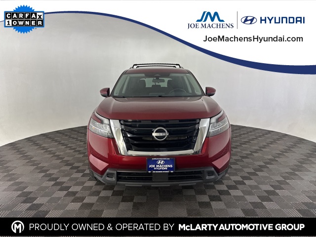 2022 Nissan Pathfinder SV photo 2