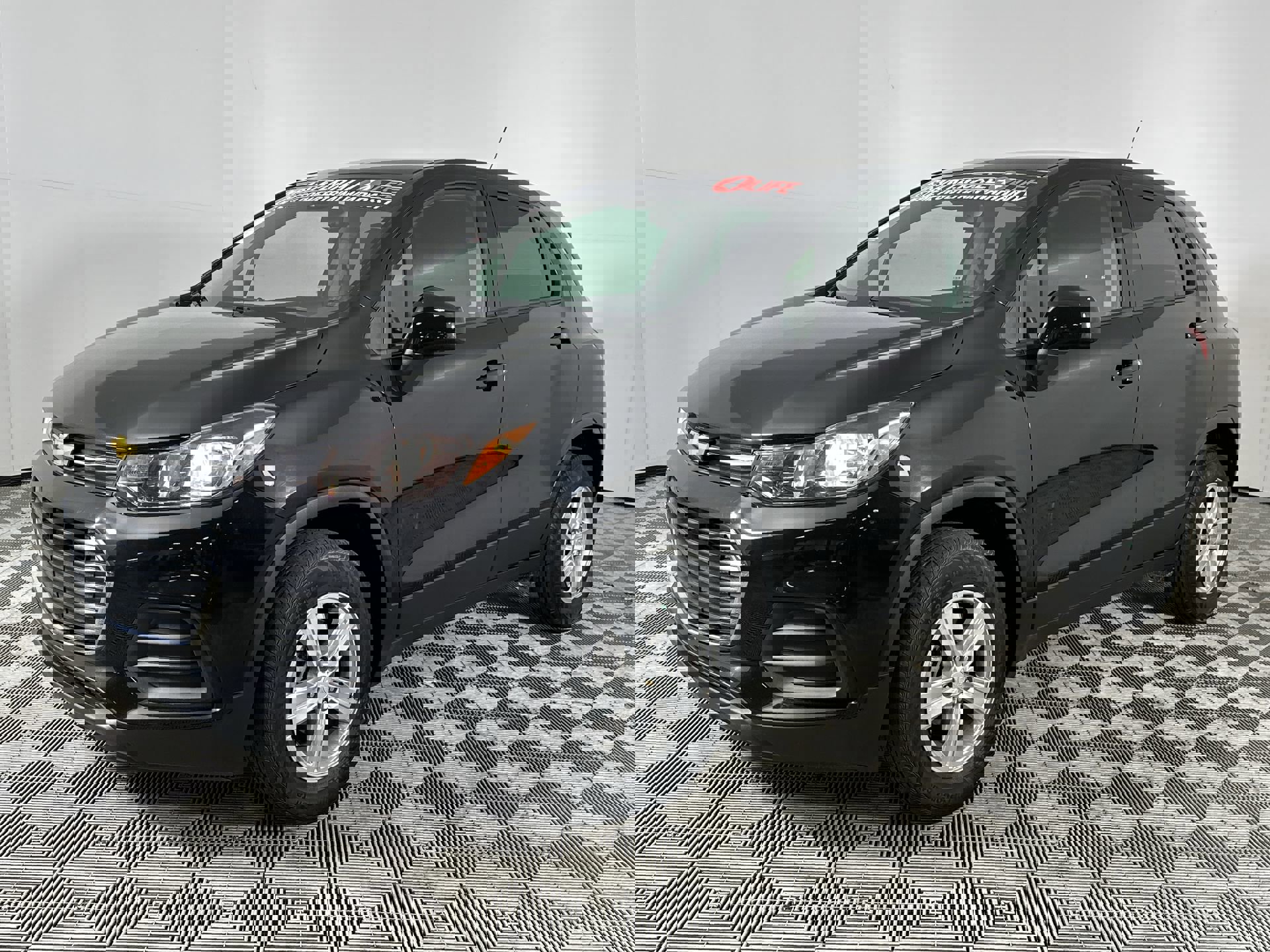 2022 Chevrolet Trax LS photo 4