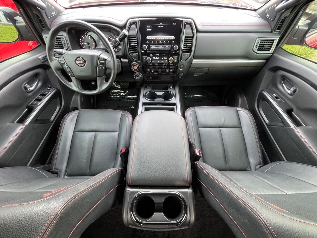 2023 Nissan Titan PRO-4X photo 10