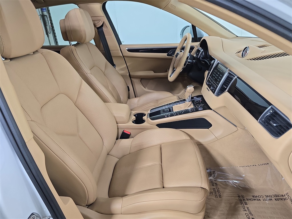 2015 Porsche Macan S photo 25