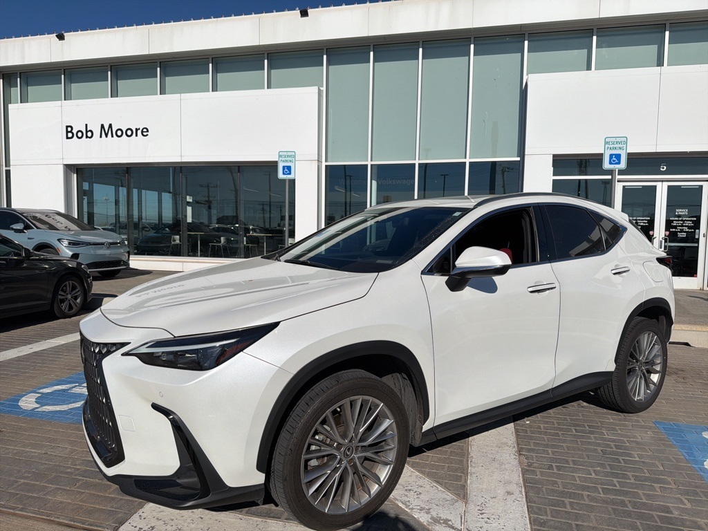 2022 Lexus NX 350's photo