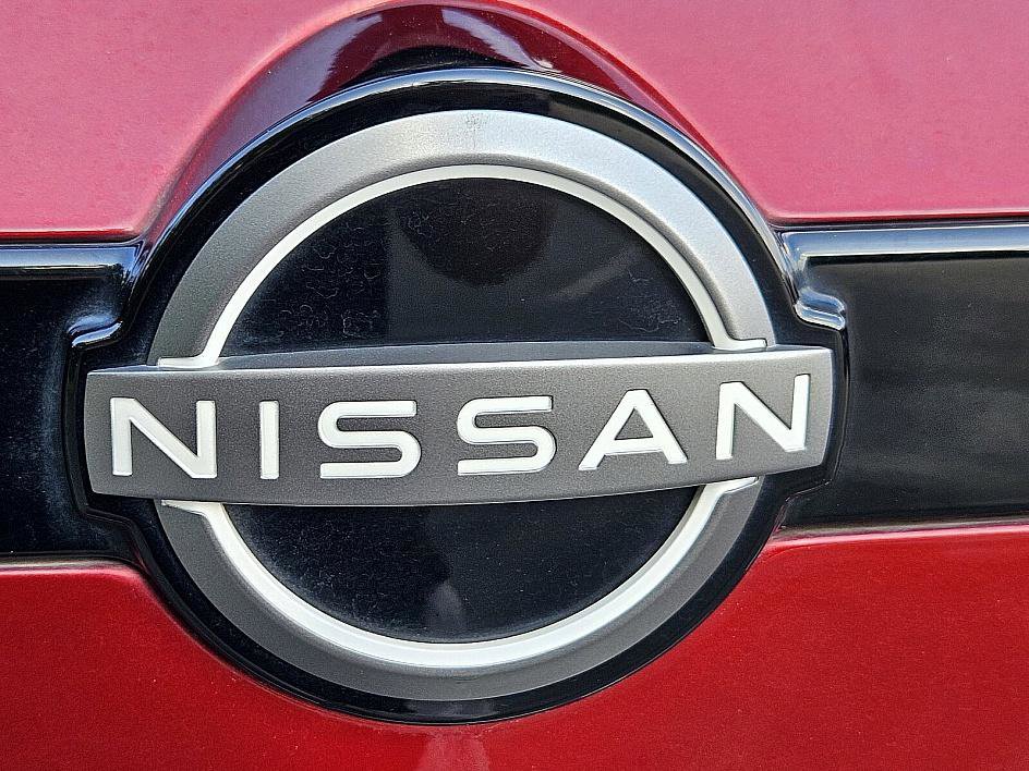 2023 Nissan Pathfinder SL photo 12