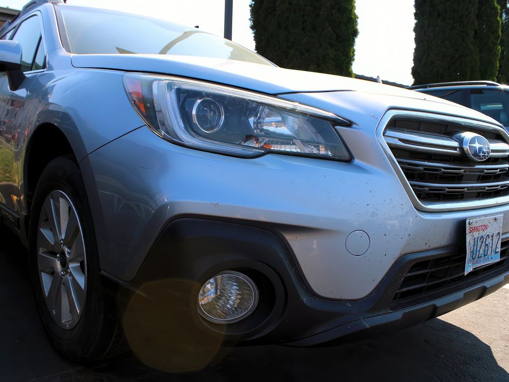 2019 Subaru Outback Premium photo 9