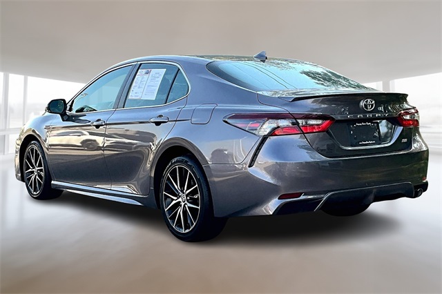 2022 Toyota Camry SE photo 10