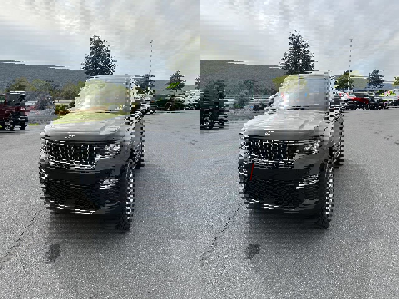 2023 Jeep Grand Cherokee Limited photo 3