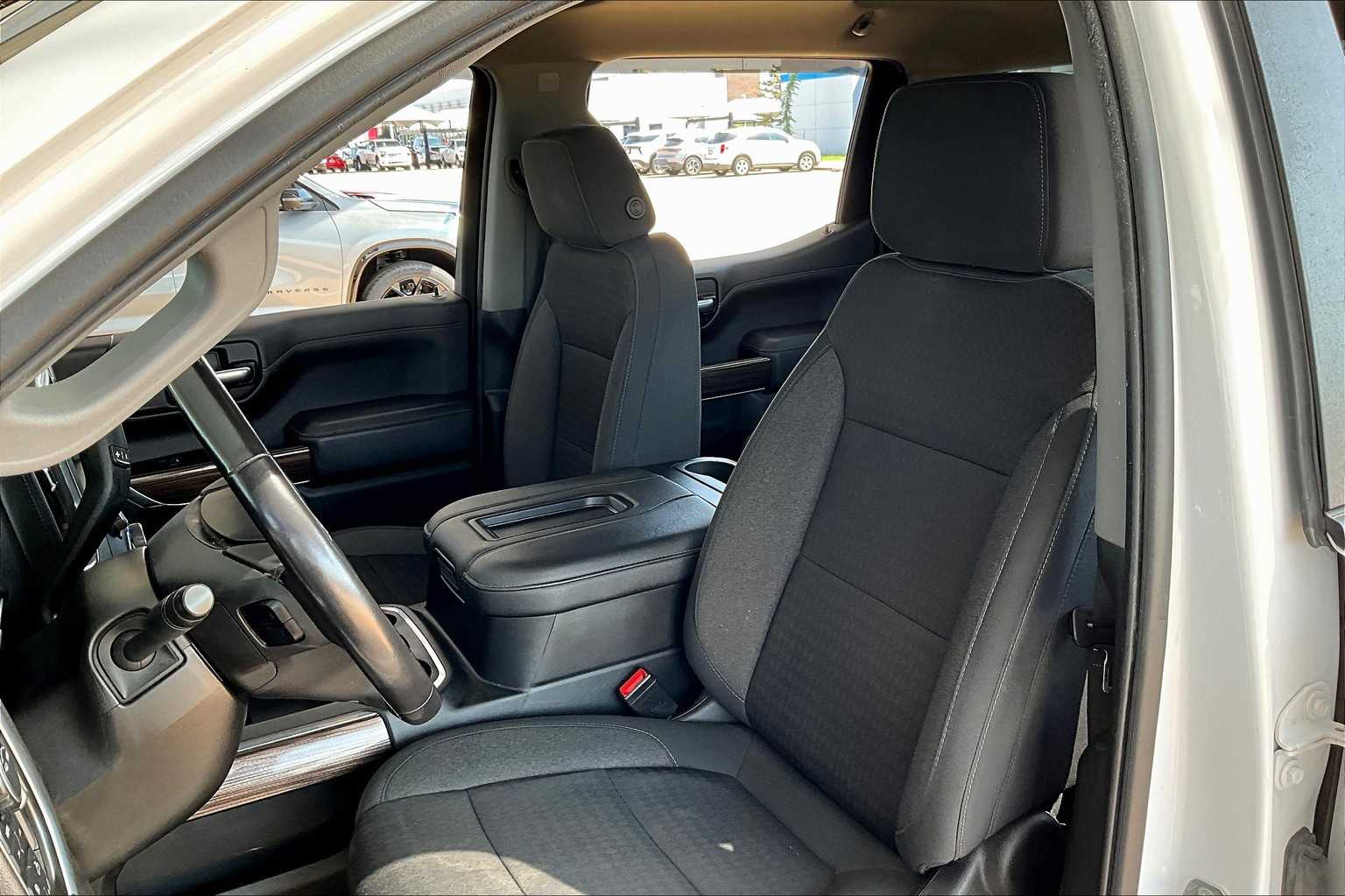 2022 Chevrolet Silverado 1500 RST photo 6