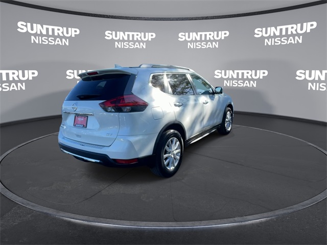 2018 Nissan Rogue SV photo 8
