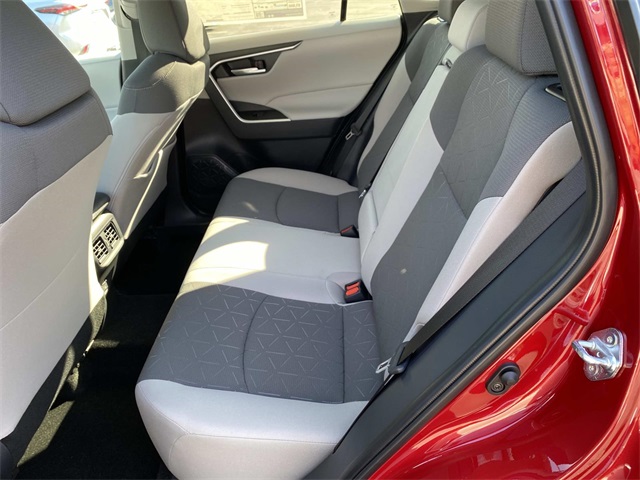 2025 Toyota RAV4 XLE photo 3