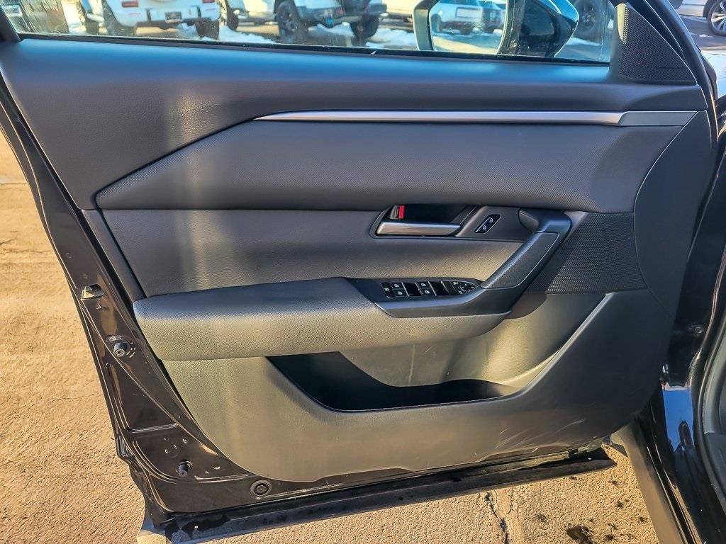 2025 MAZDA CX-50 - Image 16