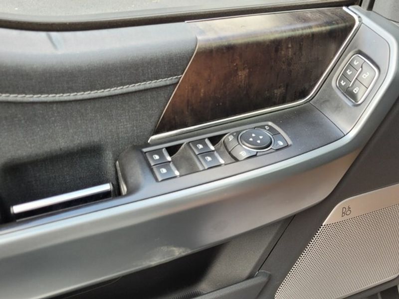2022 Ford F-150 Lariat photo 25