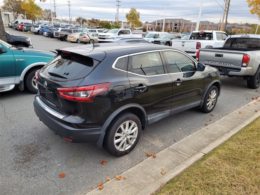 2020 Nissan Rogue Sport S photo 3