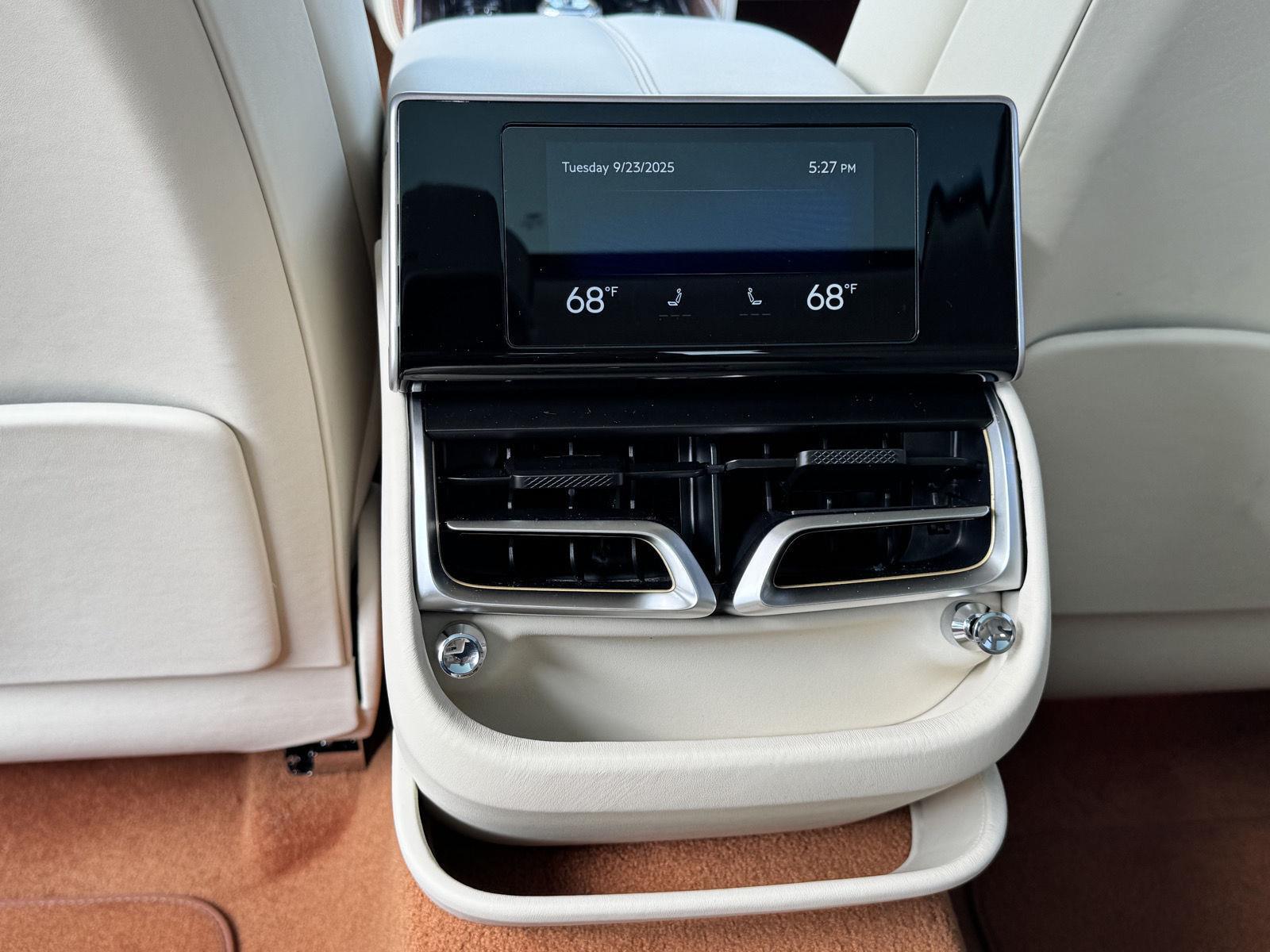 2026 Bentley Flying Spur photo 41