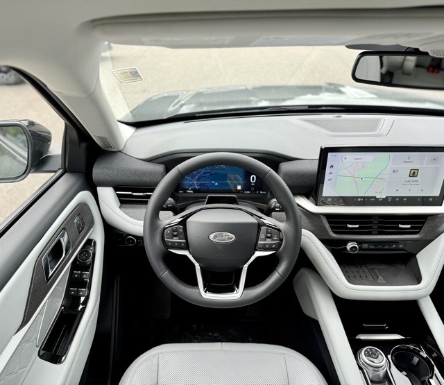 2025 Ford Explorer Platinum photo 19