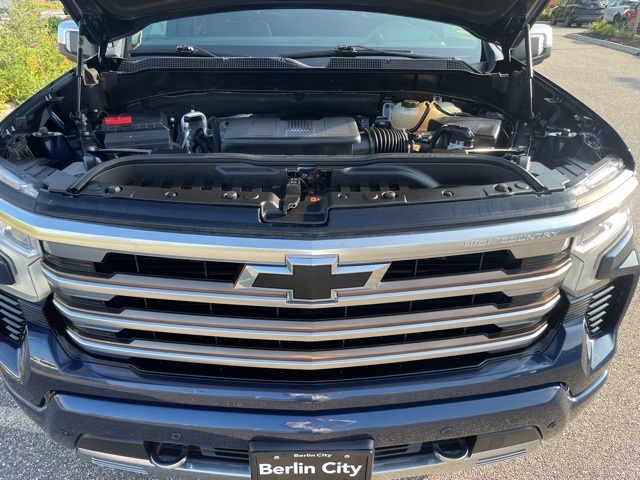 2022 Chevrolet Silverado 1500 High Country photo 9