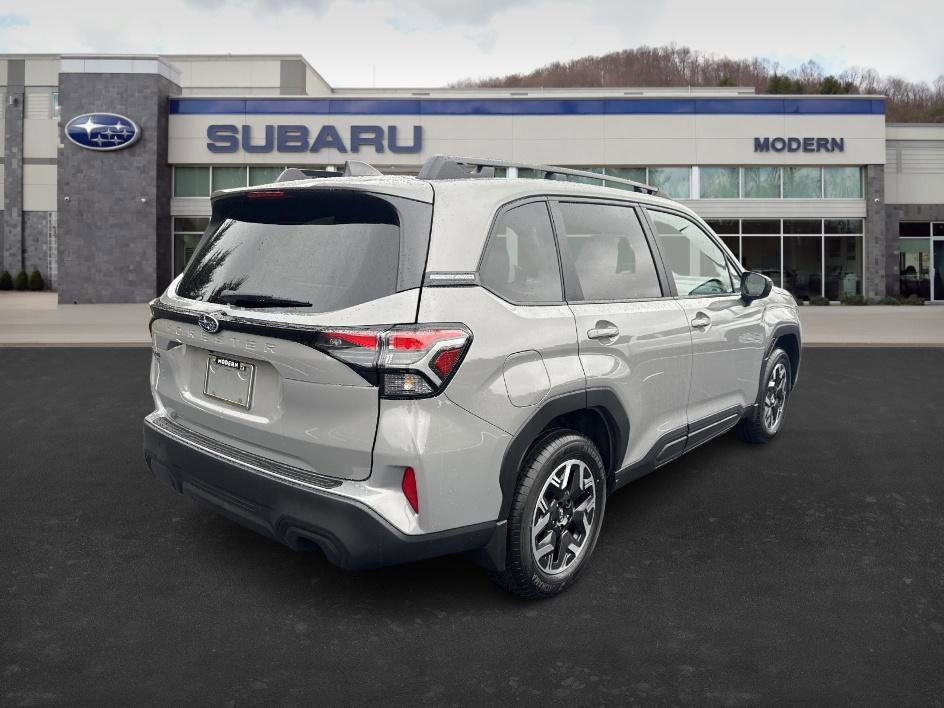 2026 Subaru Forester Premium photo 4