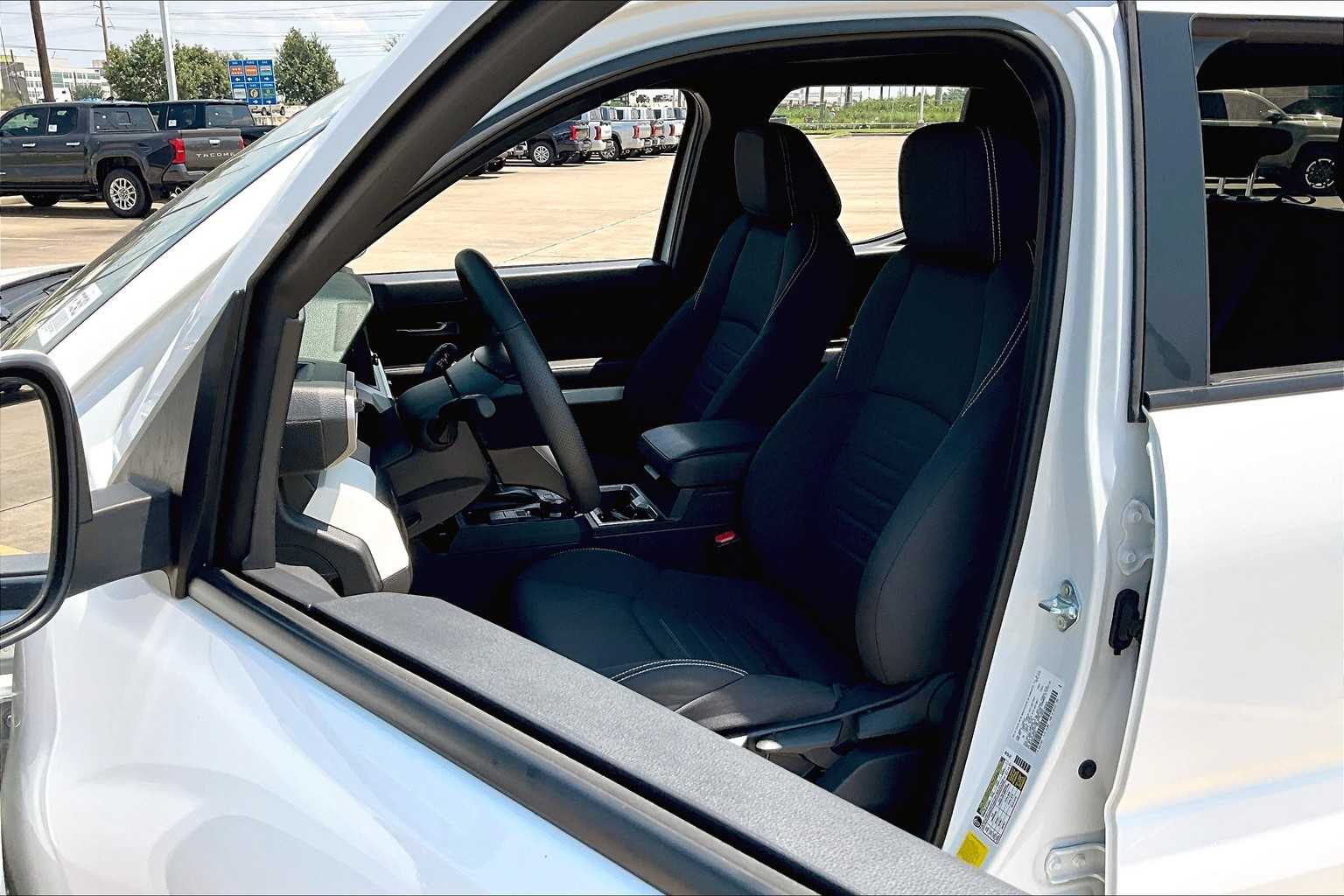 2024 Toyota Tacoma TRD photo 7