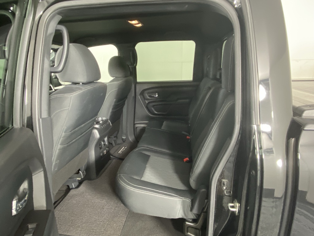 2019 Nissan Titan SV photo 9