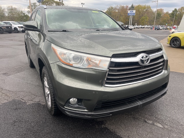 2015 Toyota Highlander XLE photo 2