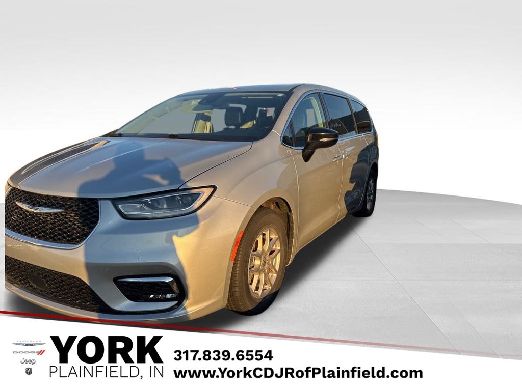 2024 Chrysler Pacifica Touring L's photo