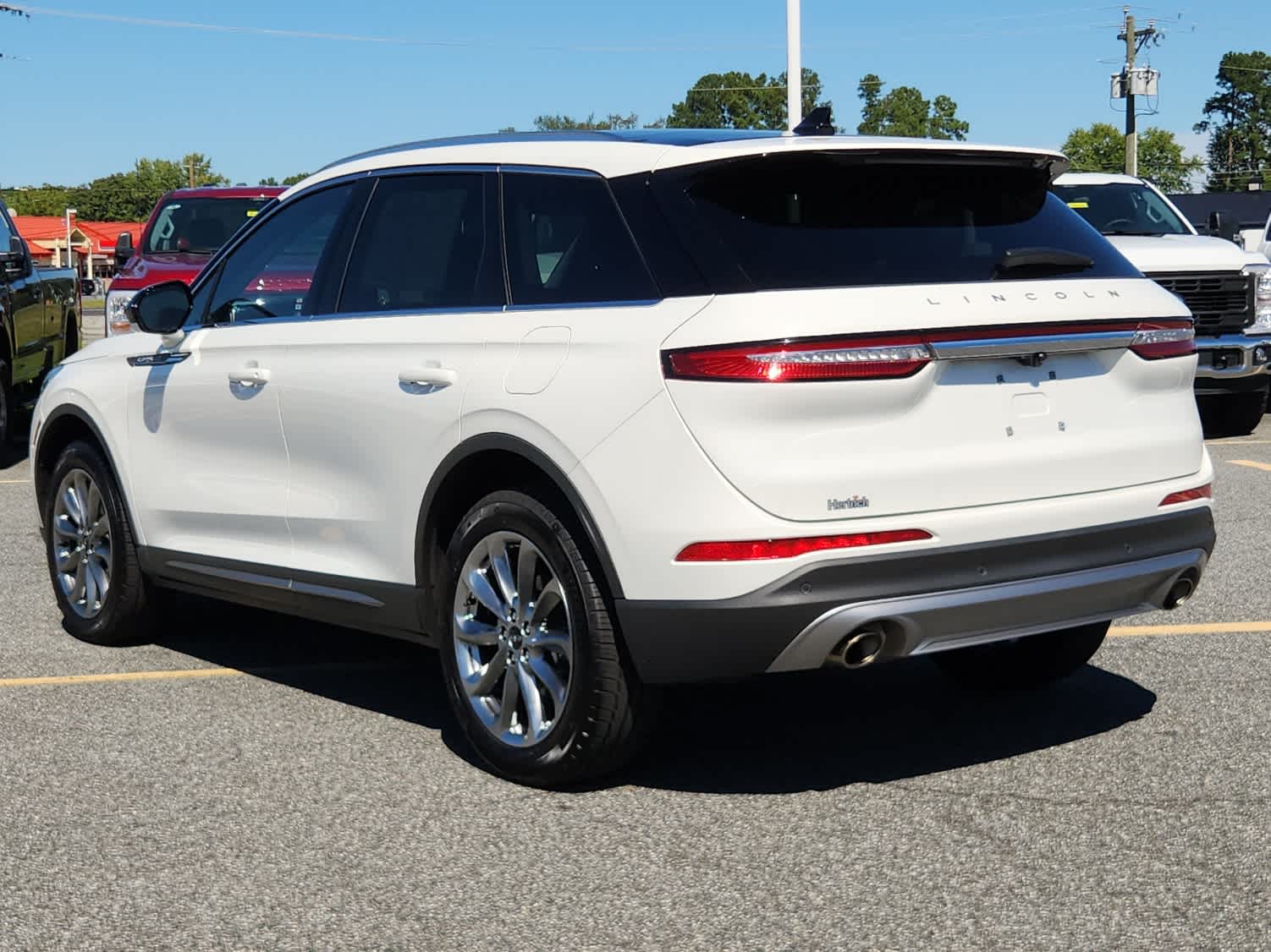 2021 Lincoln Corsair Standard photo 4