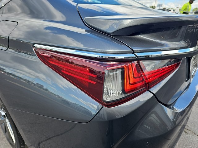 2024 Lexus ES 300h Luxury photo 35