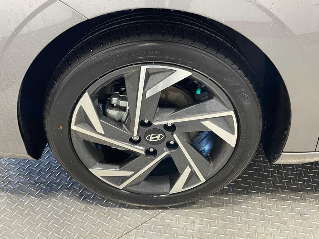 2024 Hyundai Elantra SEL Convenience photo 19