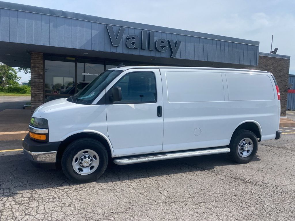 2023 Chevrolet Express 2500 Work Van Cargo photo 3