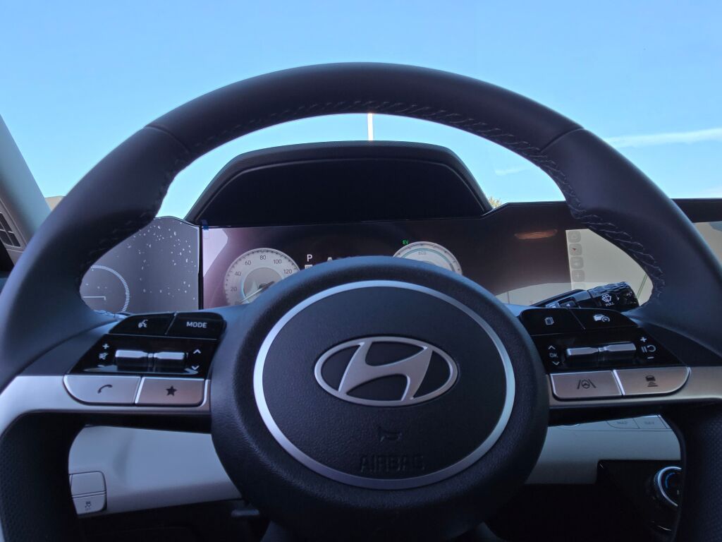2025 Hyundai Elantra Hybrid Limited photo 26