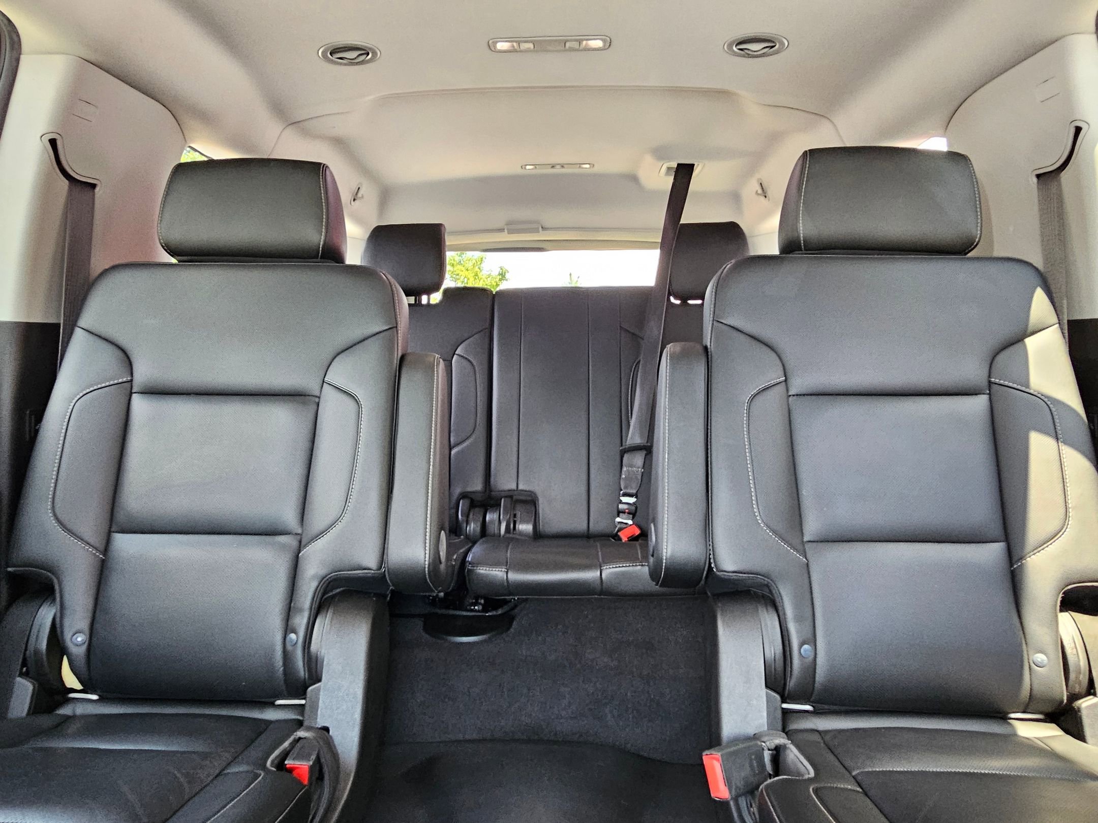 2020 Chevrolet Suburban Premier photo 25