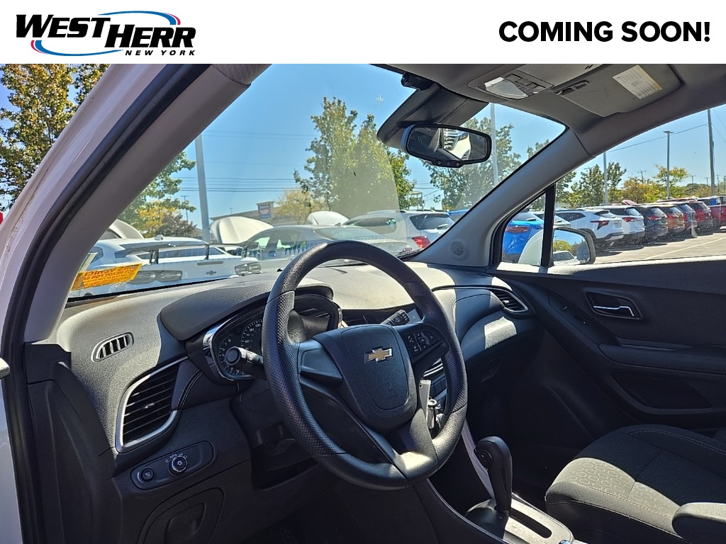 2018 Chevrolet Trax LS photo 2