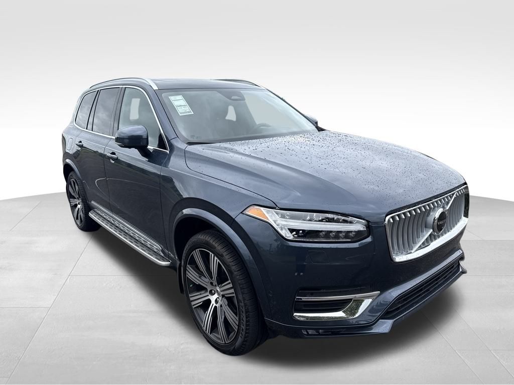 2025 Volvo XC90 Plus photo 4