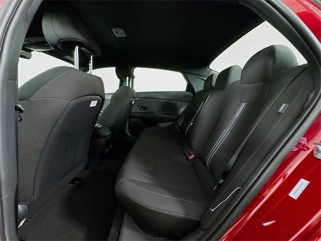 2025 Hyundai Elantra SEL Sport photo 28