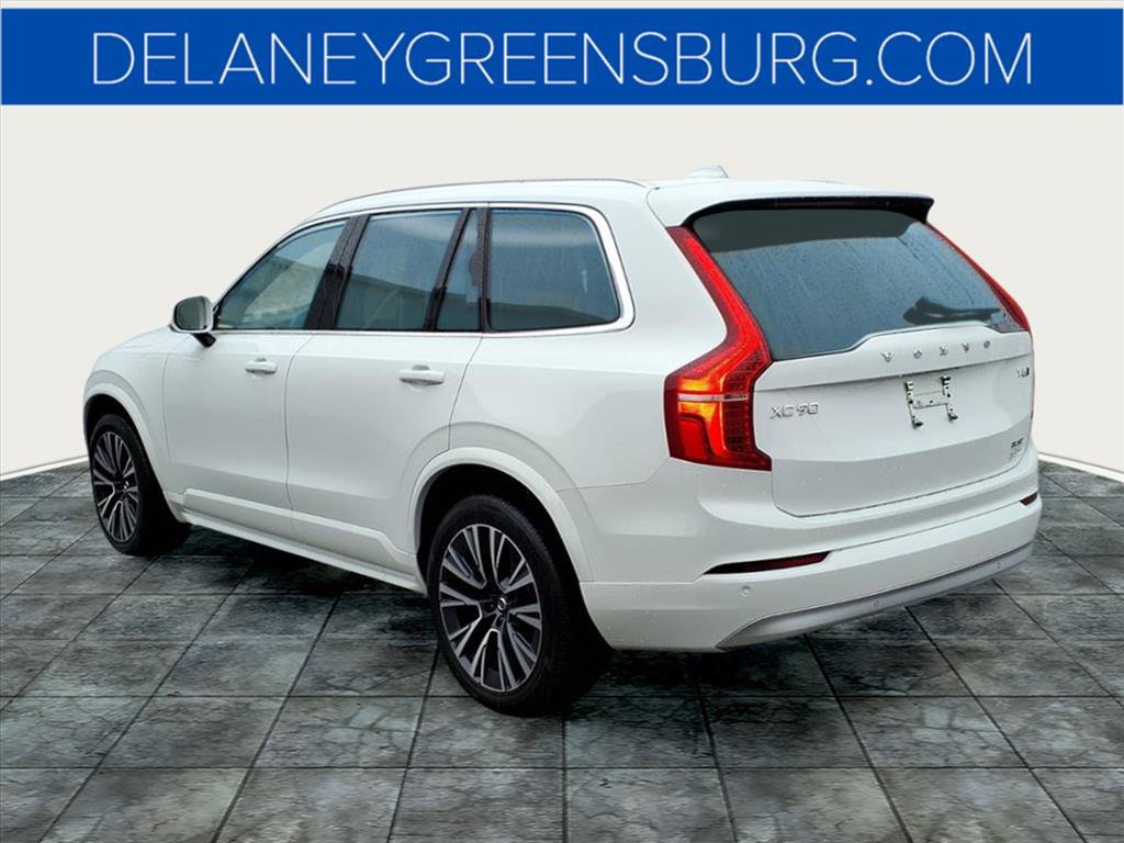 2022 Volvo XC90 T6 Momentum photo 4