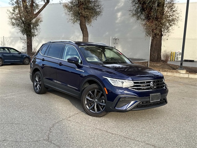 2022 Volkswagen Tiguan SE's photo