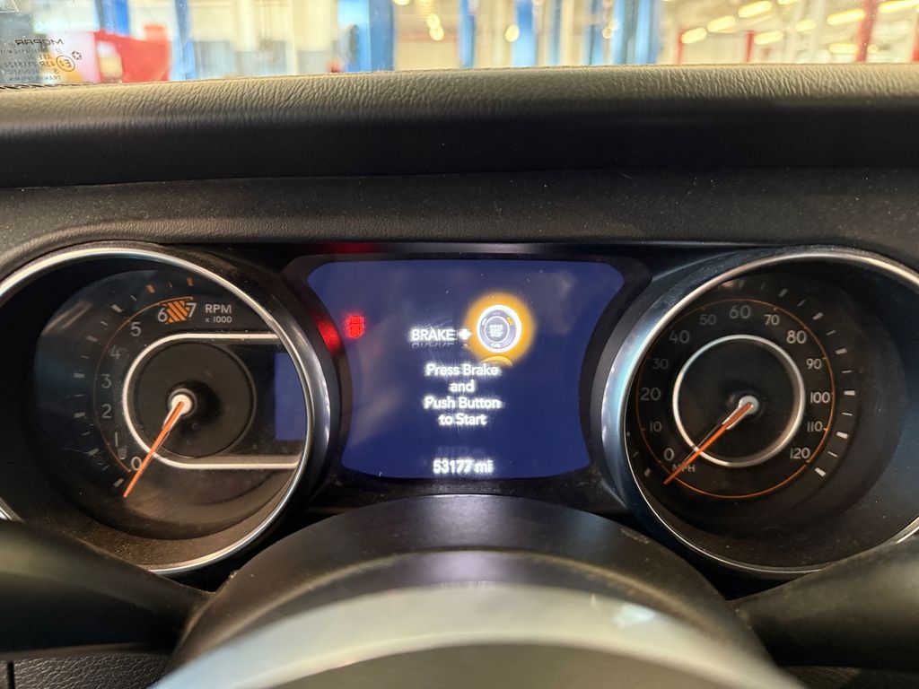 2019 Jeep Wrangler Unlimited Sahara photo 9
