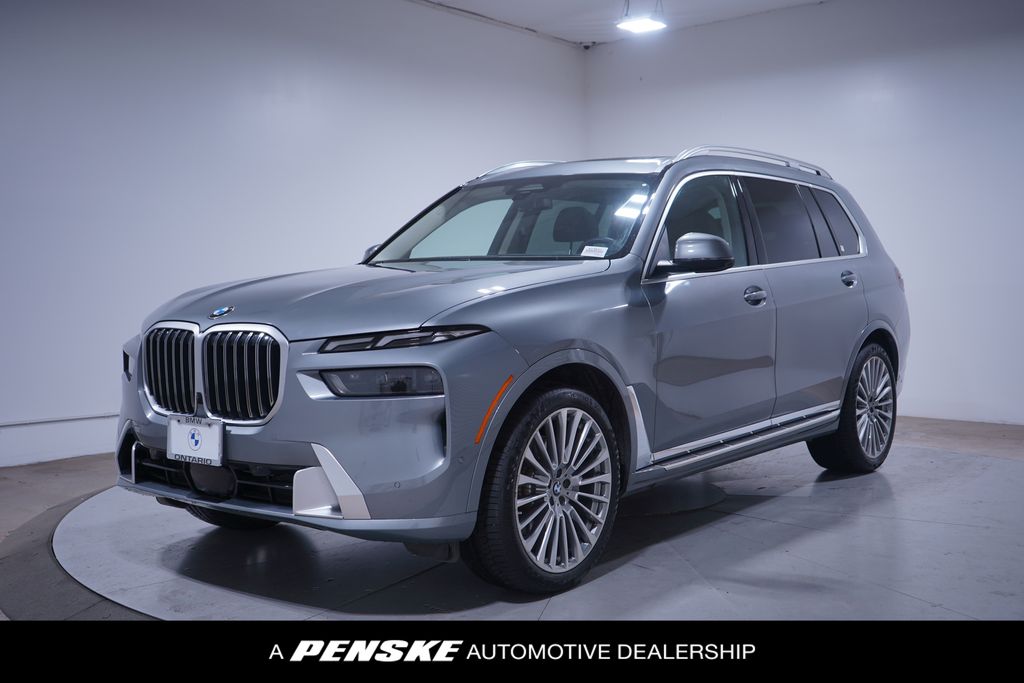 2025 BMW X7 40i's photo