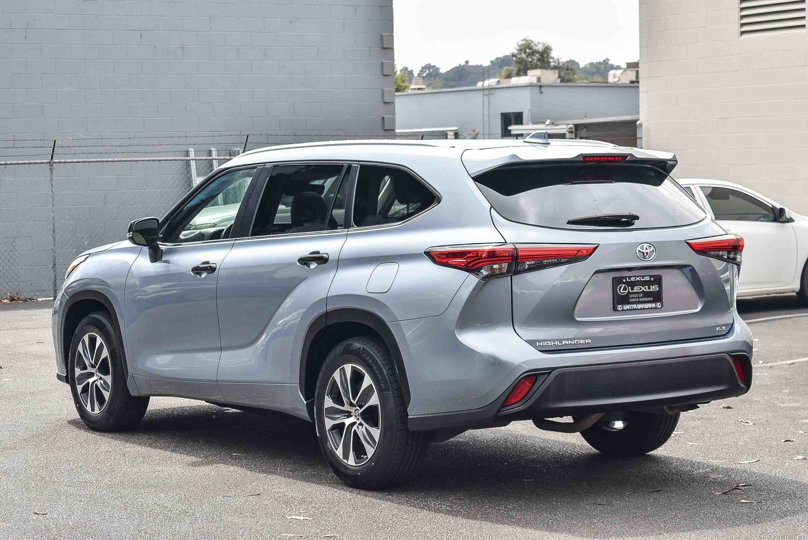 2023 Toyota Highlander XLE photo 4