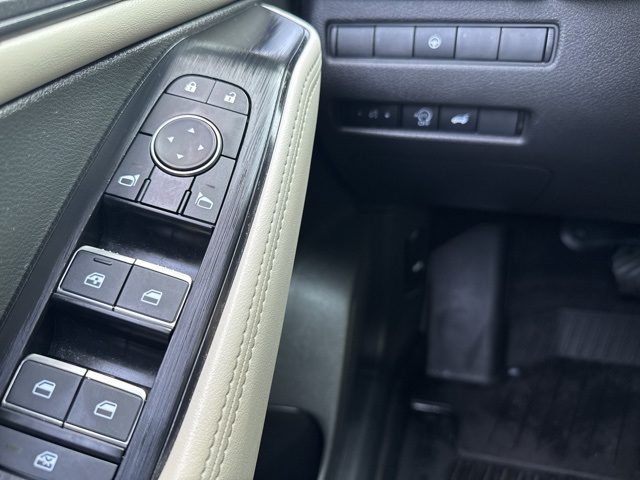 2023 Nissan Rogue SL photo 19