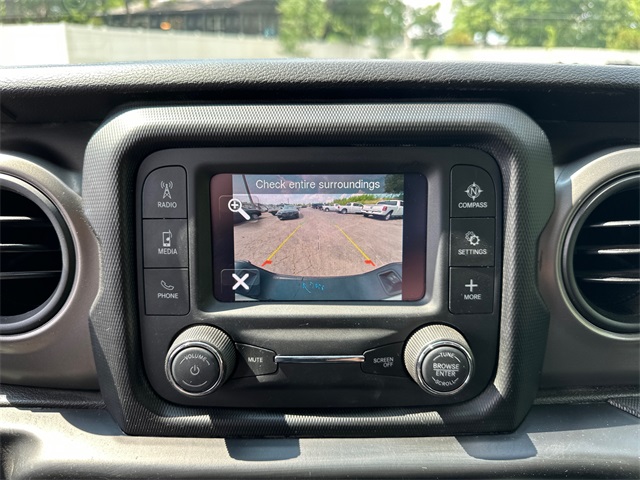 2021 Jeep Gladiator Willys photo 23