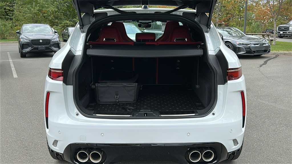 2024 Jaguar F-PACE SVR photo 27
