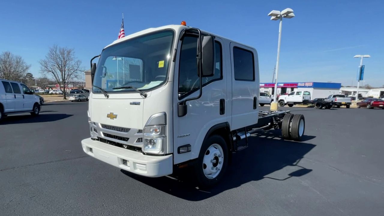 2024 Chevrolet Silverado 4500HD photo 29