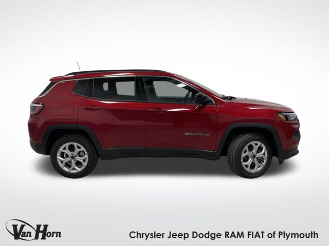 2025 Jeep Compass Latitude photo 2