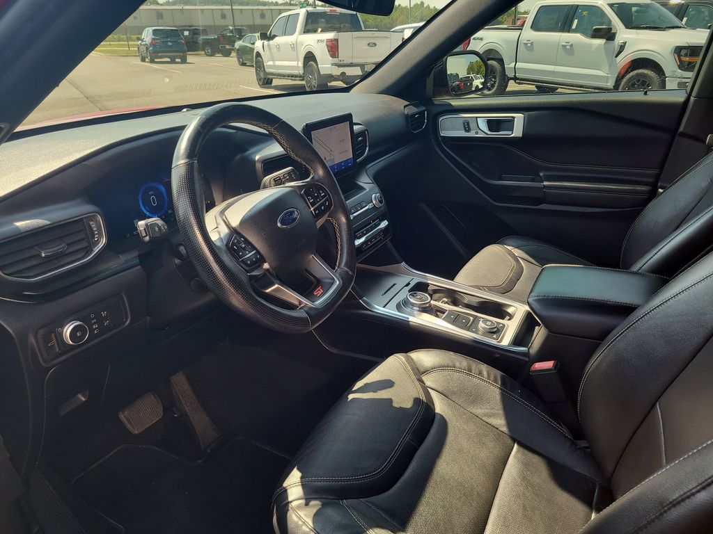 2020 Ford Explorer ST photo 10