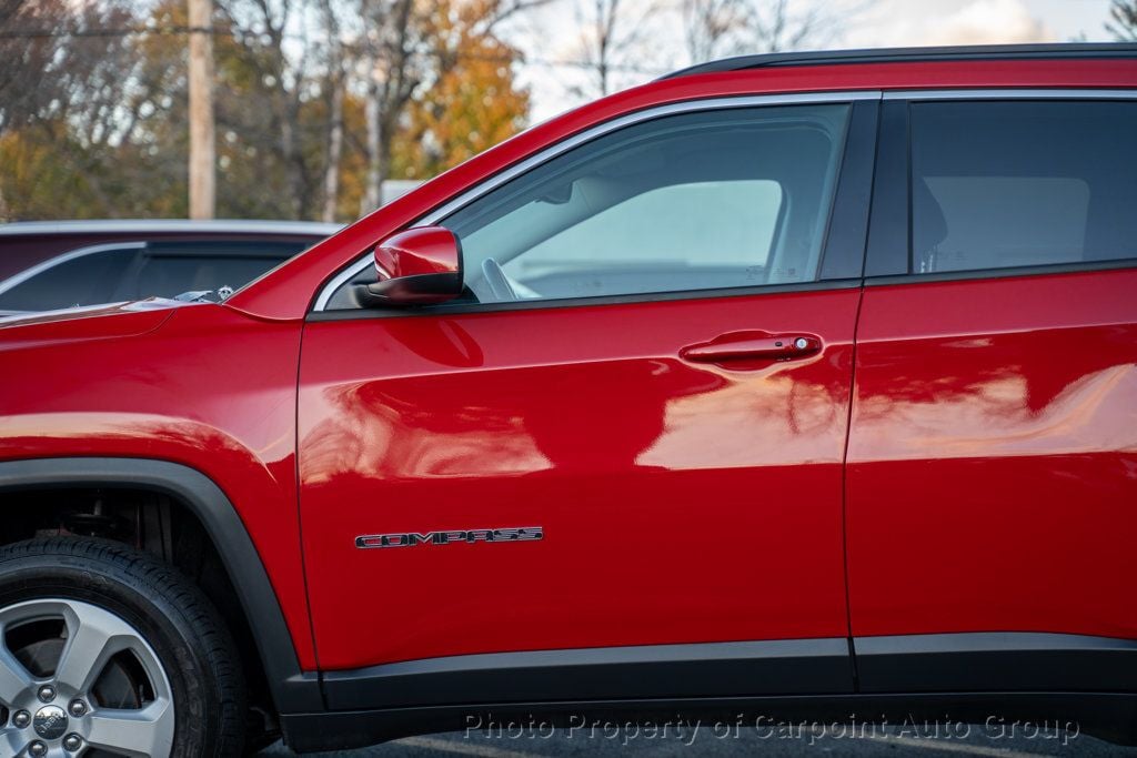 2018 Jeep Compass Latitude photo 2