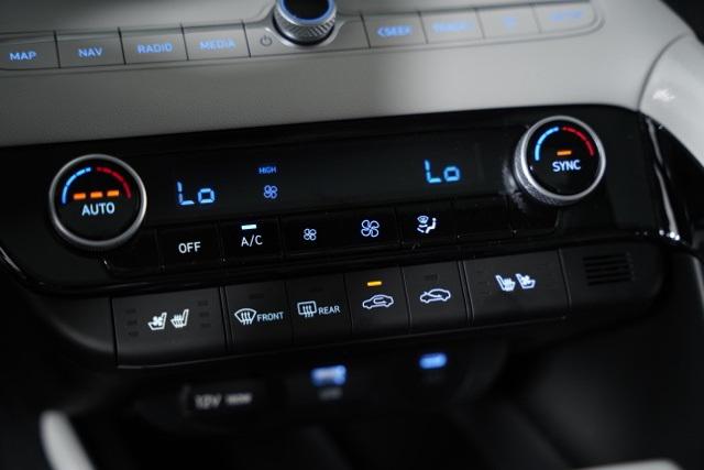 2025 Hyundai Elantra Hybrid Limited photo 10