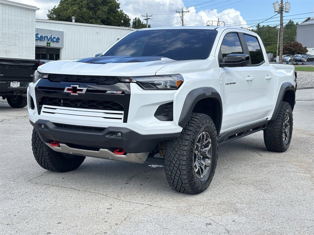 2024 Chevrolet Colorado ZR2 photo 2